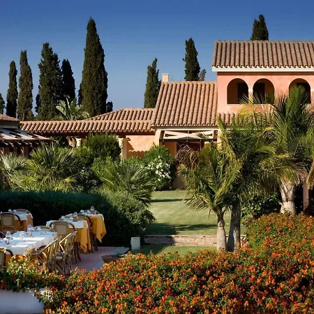In Sardegna With Swimming Pool شقة بولا