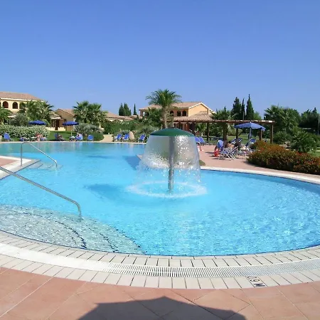 In Sardegna With Swimming Pool شقة
