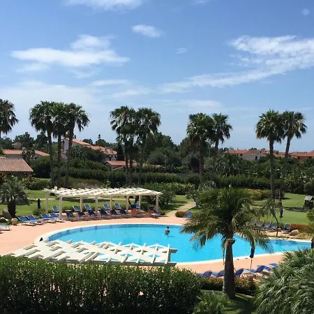 In Sardegna With Swimming Pool شقة بولا